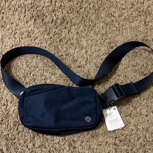 lululemon navy blue belt bag